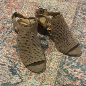 Franco Sarto Women's Tan Peep-Toe Sandals